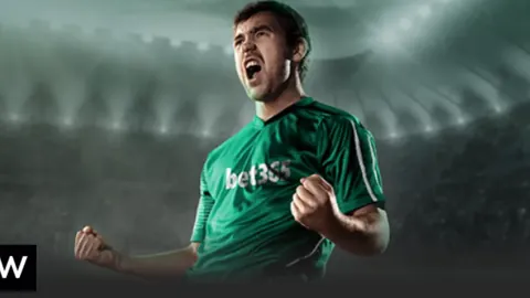 “周五002法乙赛事前瞻：格勒诺布VS甘冈对决”